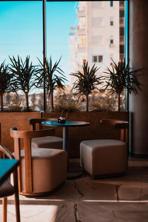 Royal-G Deluxe Hotel — Restaurant & bars in Golem, Tirane