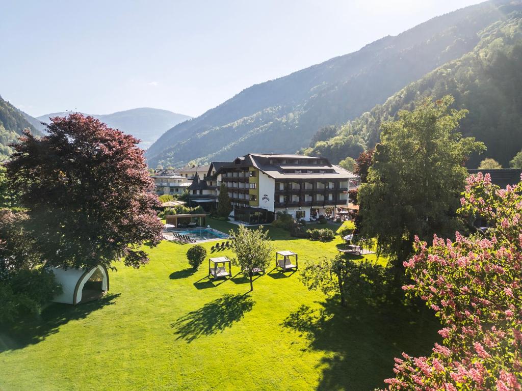 Familiengut Hotel Burgstaller - 2