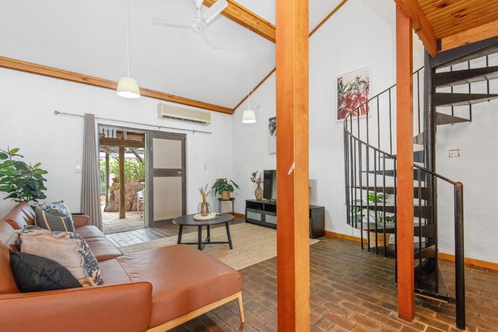 17 Cottesloe - Steps From Beach - Sleeps 2, Perth