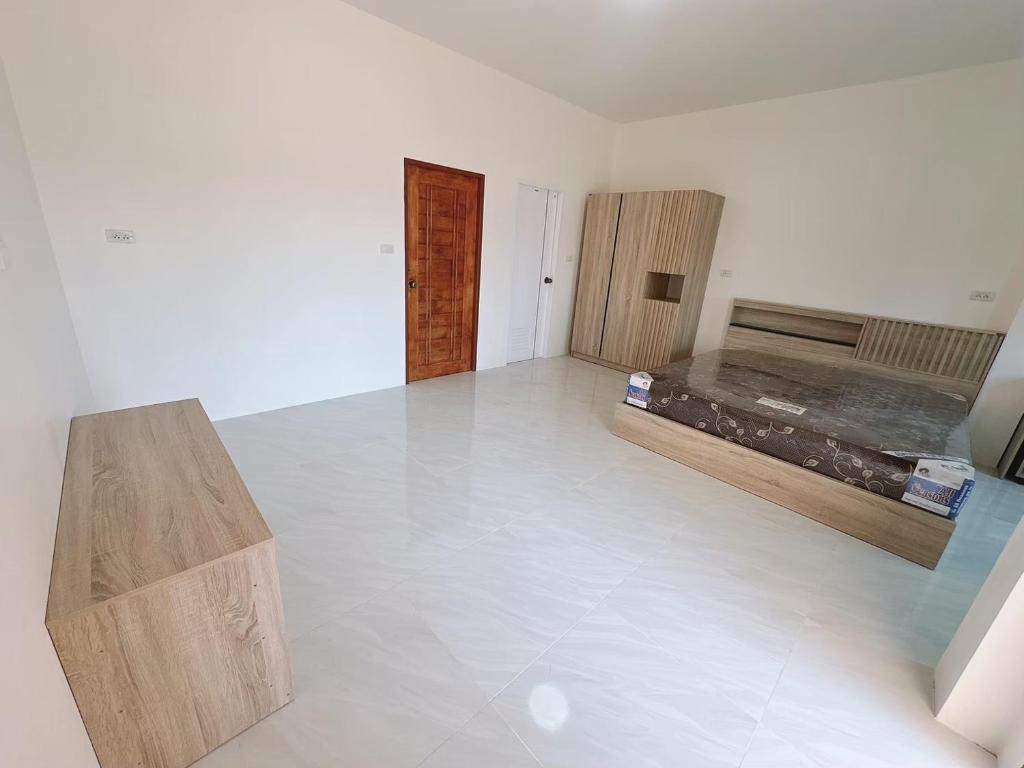 บ้านปันไท, Bang Saphan Noi