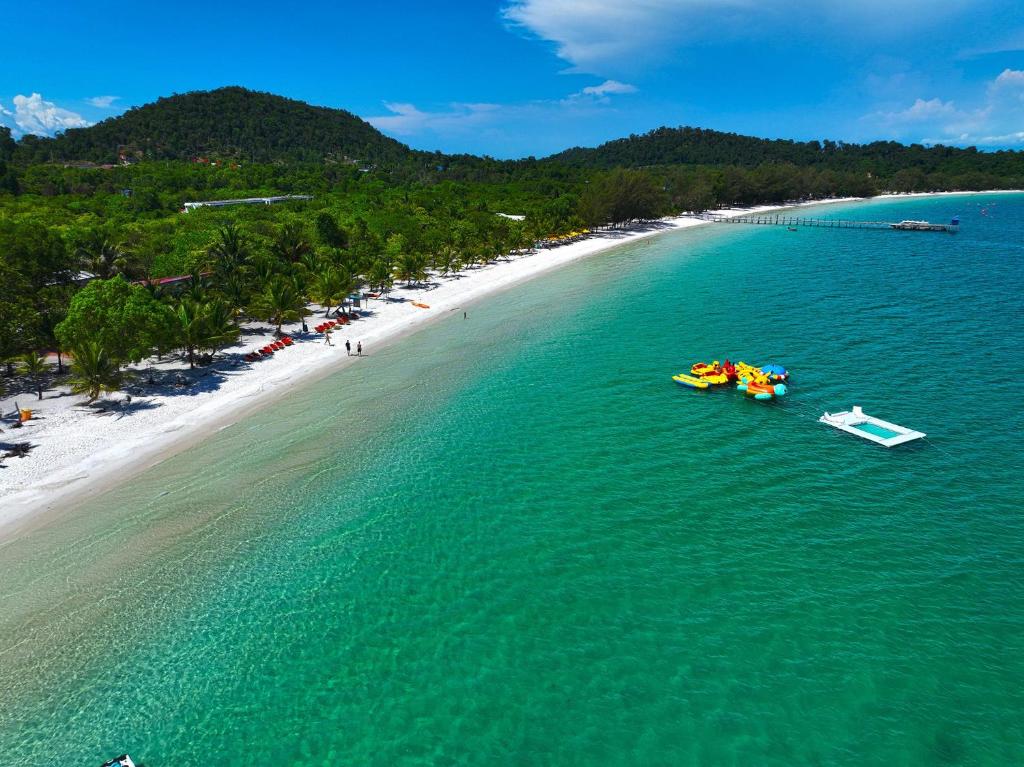 Koh Rong Beach Hostel and Bungalows, Koh Rong