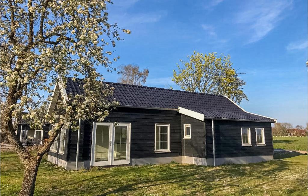 Awesome Home In Strijen With Wifi, Strijen