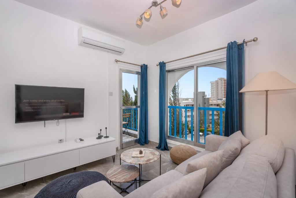 White Arches Apt #2 by TrulyCyprus, Limassol