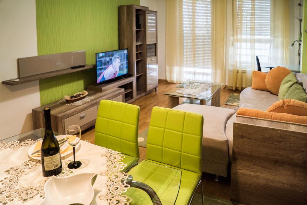 Belville Twin Apartments - 2