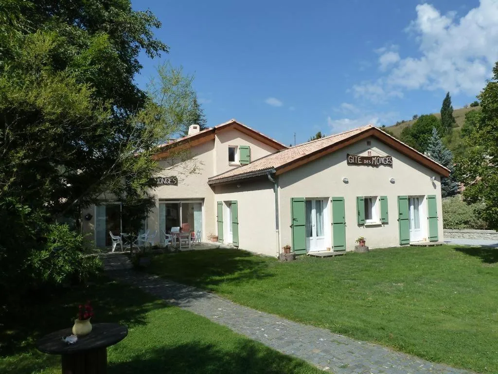 Gite des Monges，位于Authon的酒店