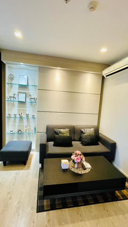 The base Central Pattaya 1098 by Numam, Pattaya Central