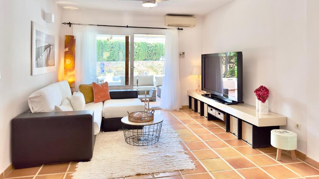 Apto fully equiped con piscina y gratis parking - 4