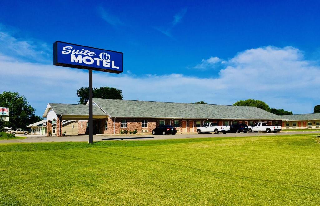 Suite 16 Motel, Gore