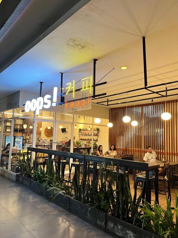 2BR Big Lt 6 Parahyangan Residences