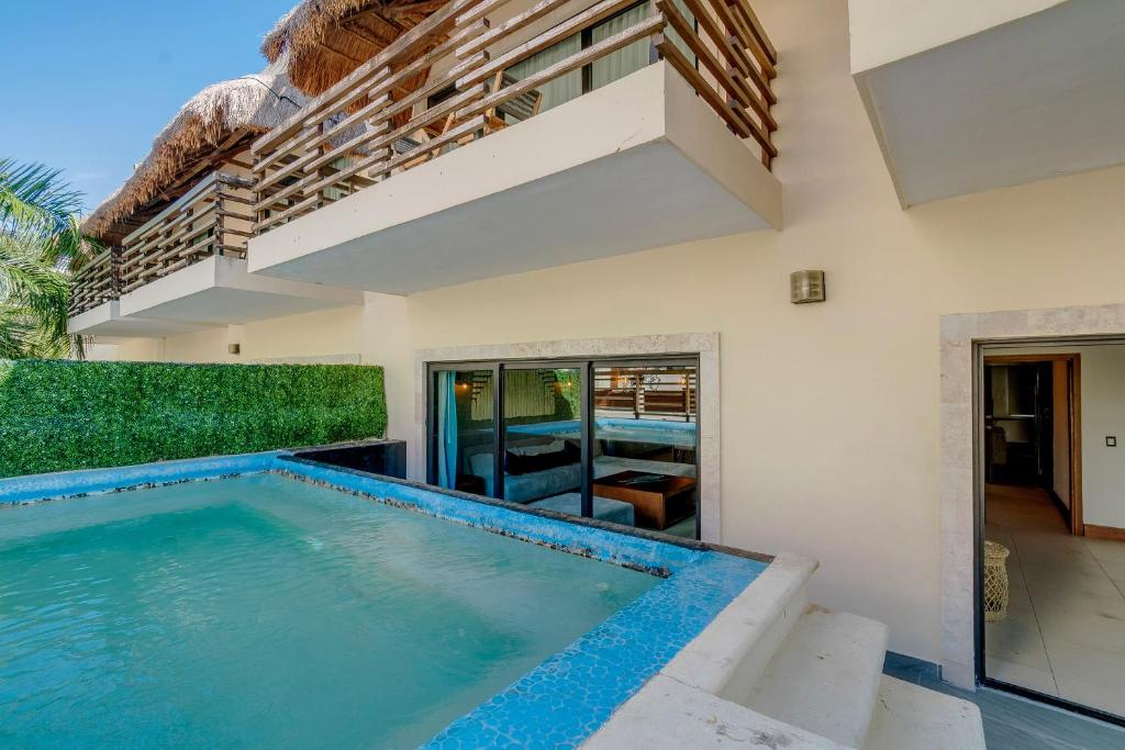 スイミングプール