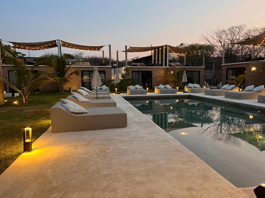 Bora Boutique - Adults Only - 1
