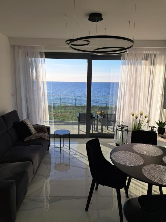 Apartament z widokiem na morze 5 B w kompleksie Hevenia, Rewal