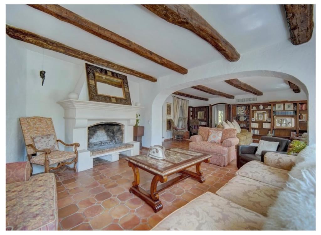 Olive tree garden villa with heated swimming pool and jacuzzi - 3