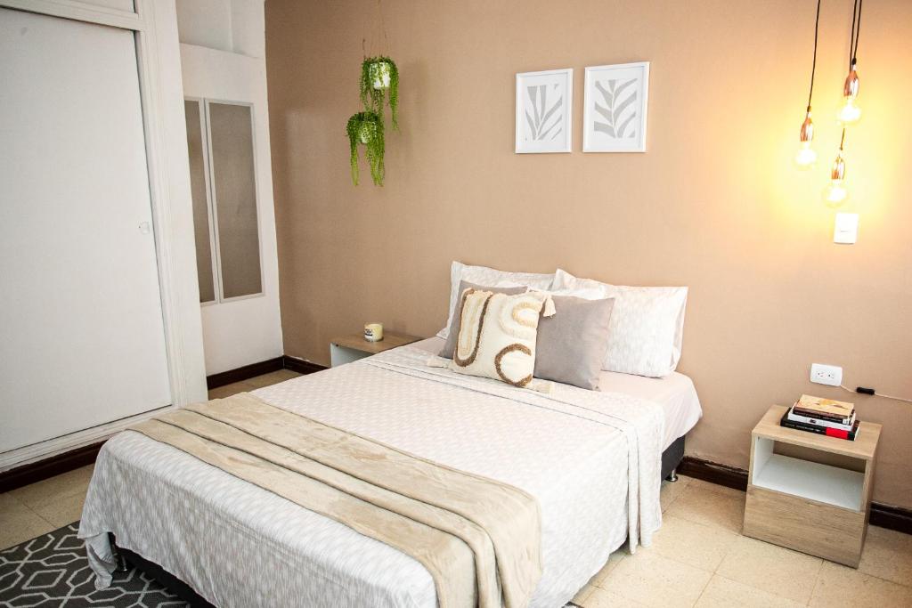 Hermoso apartaestudio - Laureles - 3