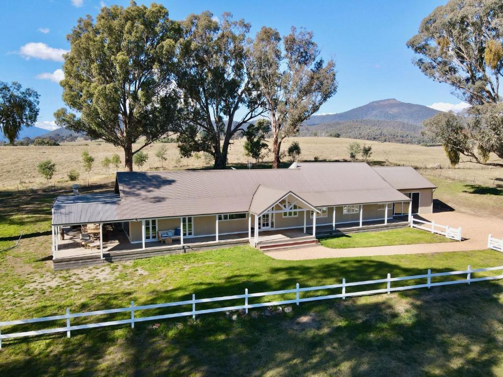 Merrigums - Merrijig - Sleeps 12, Merrijig