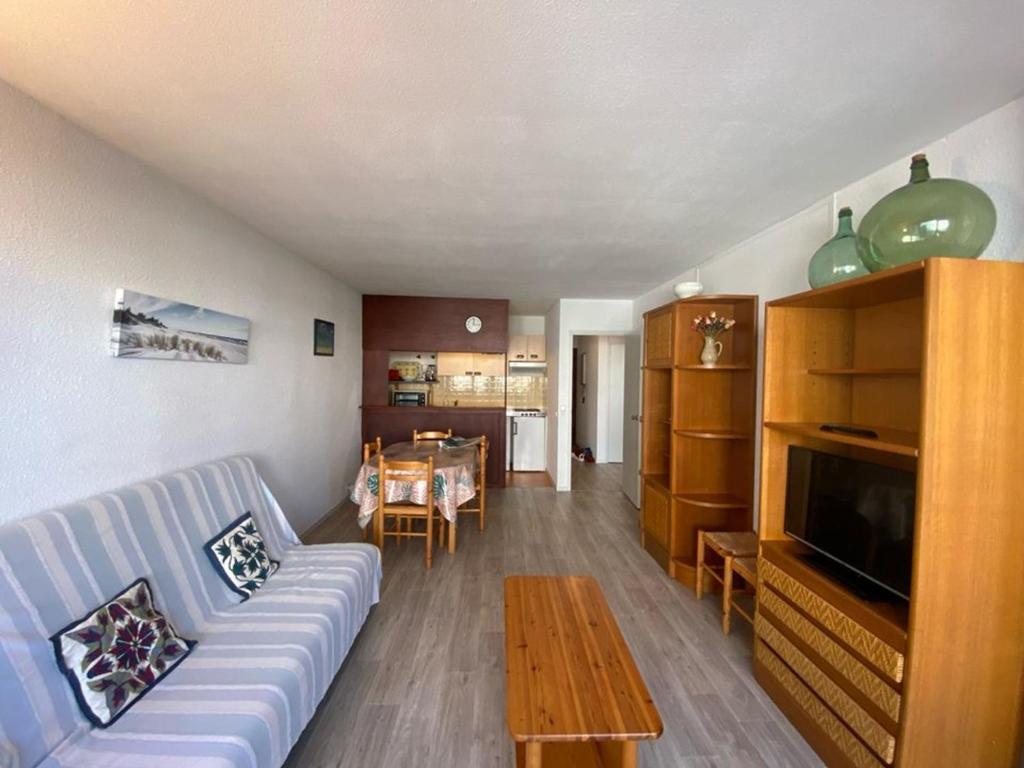 Appartement avec Piscine, Terrasse et Parking à Capbreton, Proche du Port - FR-1-413-198 - 3