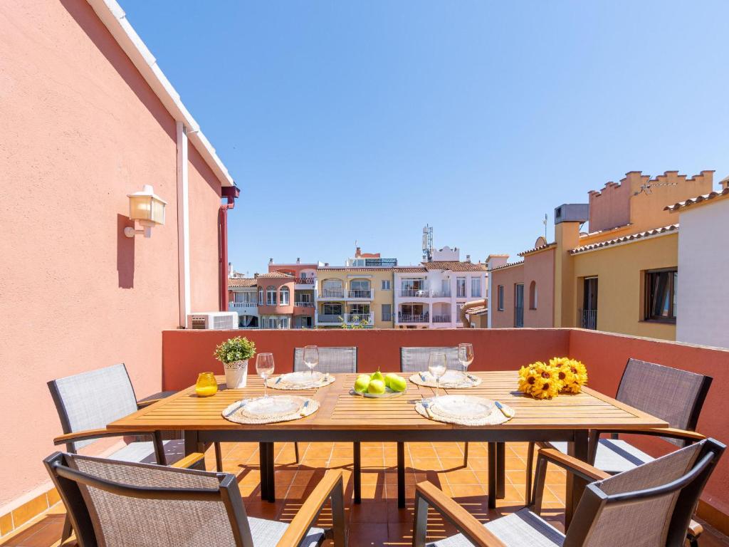 Apartamento con Terraza Grande y Piscina Cerca de la Playa - HISP-288-55 - 5