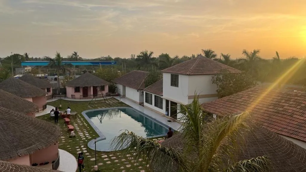 The Village Resort，位于Kodāe的酒店
