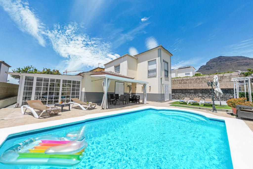 Cozy villa in Madroñal de Fañabe with large private pool - 1