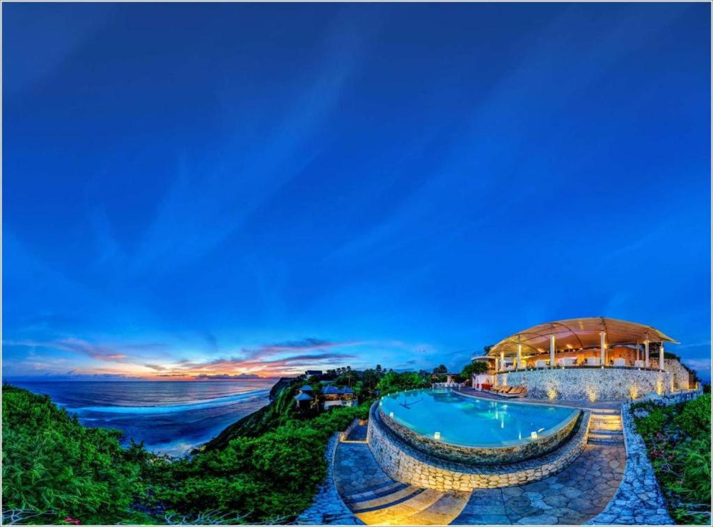 Escape to Paradise, Deluxe Fractional 2BR Garden Pool Villa Private Beach Near Uluwatu, Uluwatu