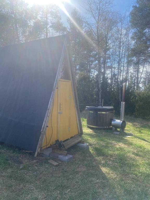 Triangle Cabin, Laitila