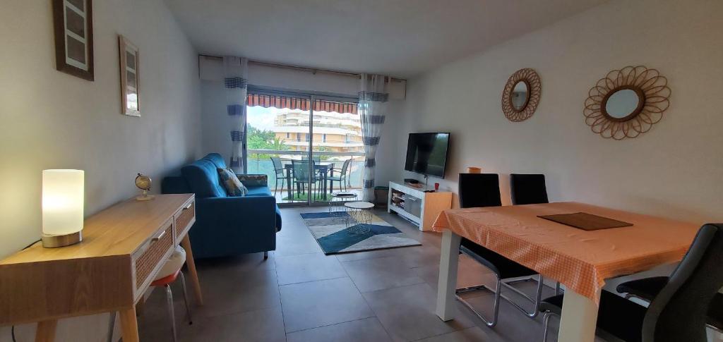 MIOUGRANO 2 Pieces Climatise 47m2 Piscine, Parking - 3