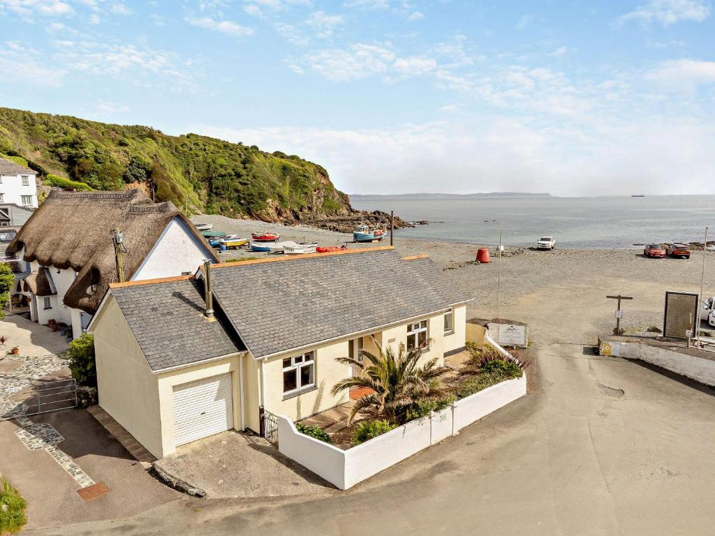 2 bed in Porthallow LPEBB, Porthallow