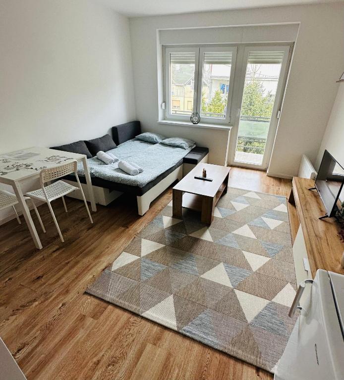 Studio apartman ANNI, Self CHECK-IN, Osijek