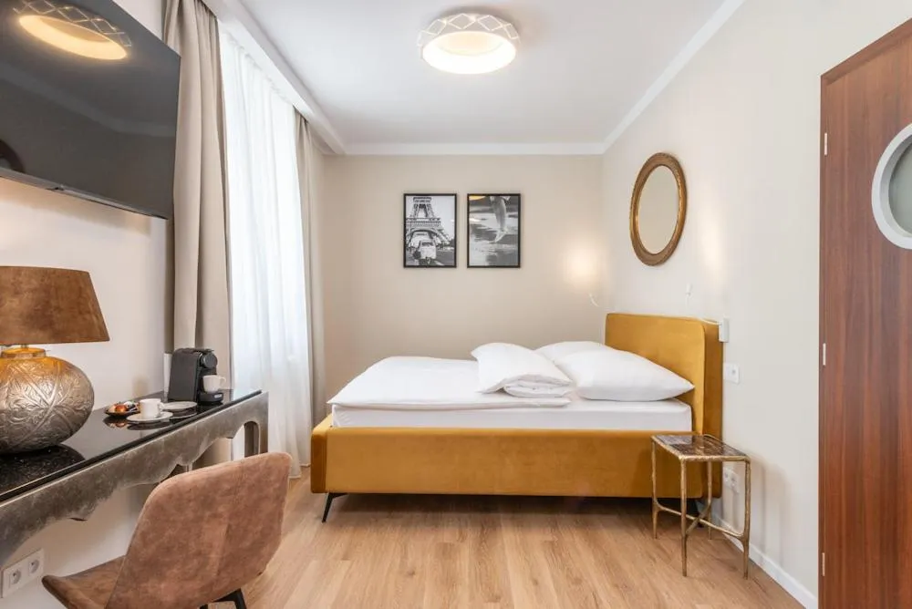PAPPAS hotel&studio，位于波杰布拉迪的酒店