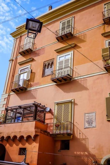 Storico Palazzo di Gaeta con abbonamento auto - 3