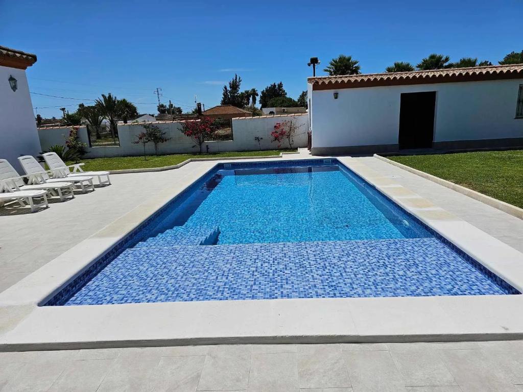 Charming villa in Chiclana de la Frontera with private pool - 1