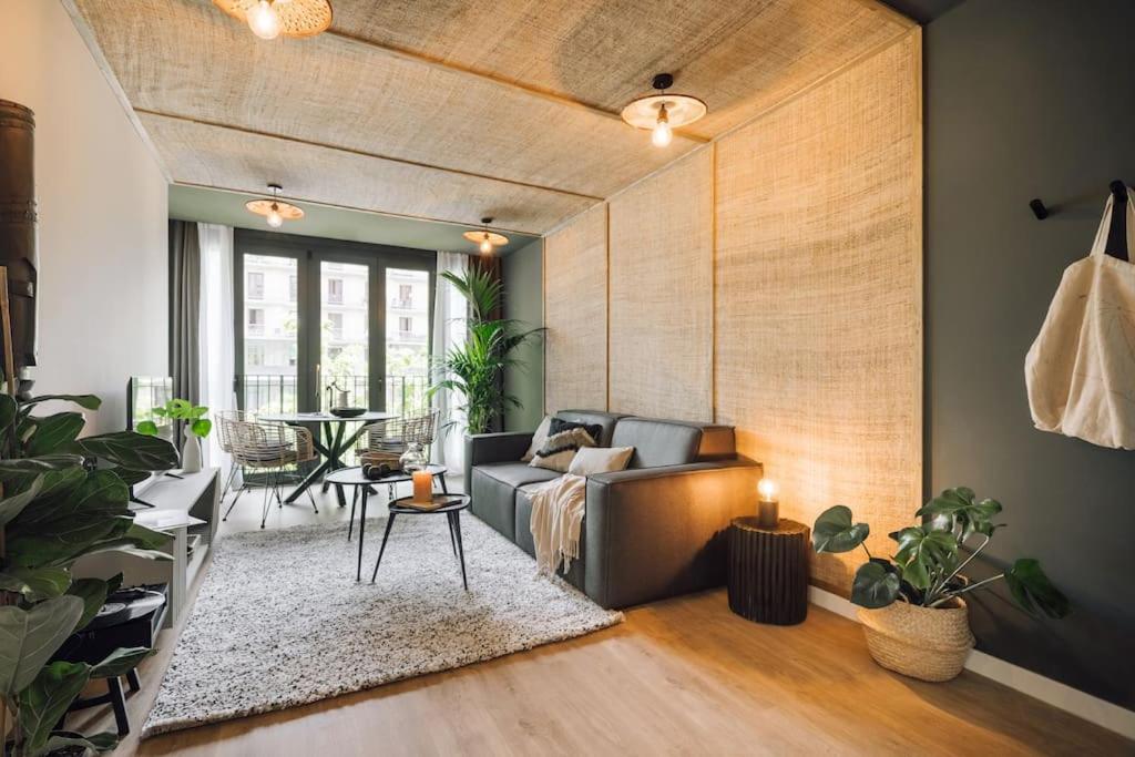 Tagbu - 2 bedroom and balcony in Eixample Dreta, Barcelona