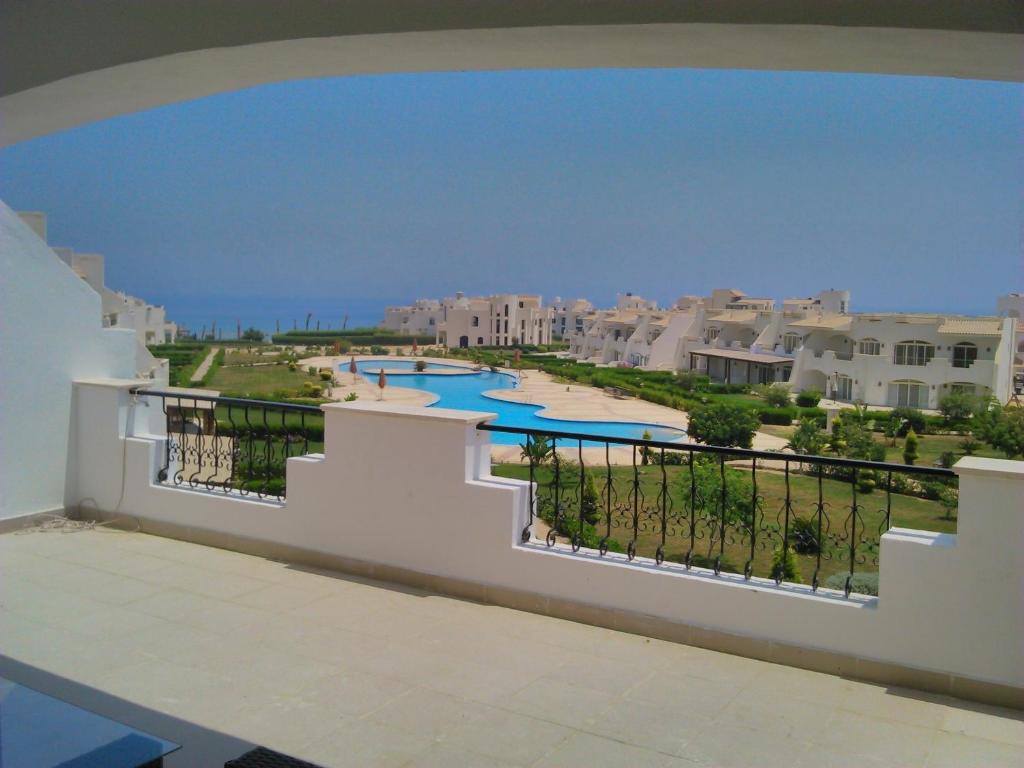 Three-Bedroom Apartment at Louly Beach Resort photo