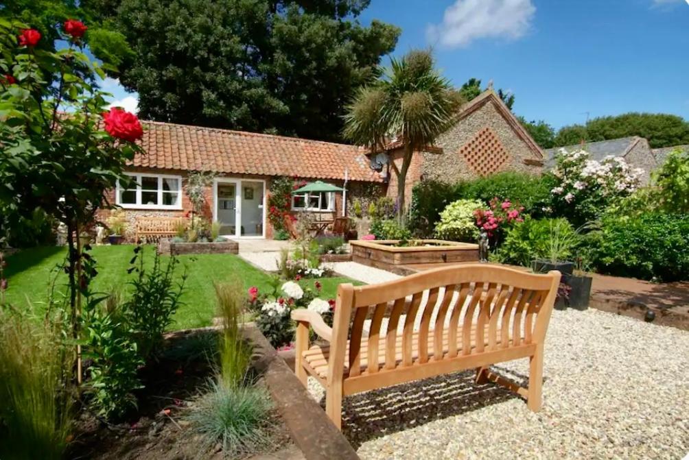 Coastal Hidden Gem - Twin en-suite room with garden, Wells-next-the-Sea