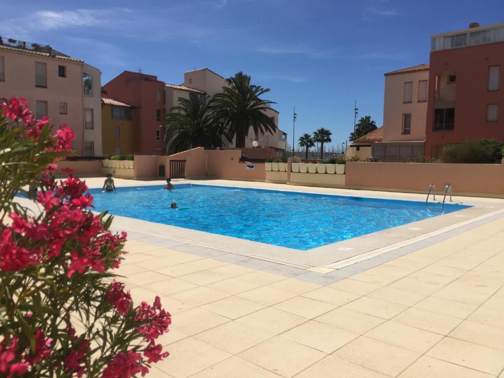 T5 centre port cap d Agde et piscine - 2