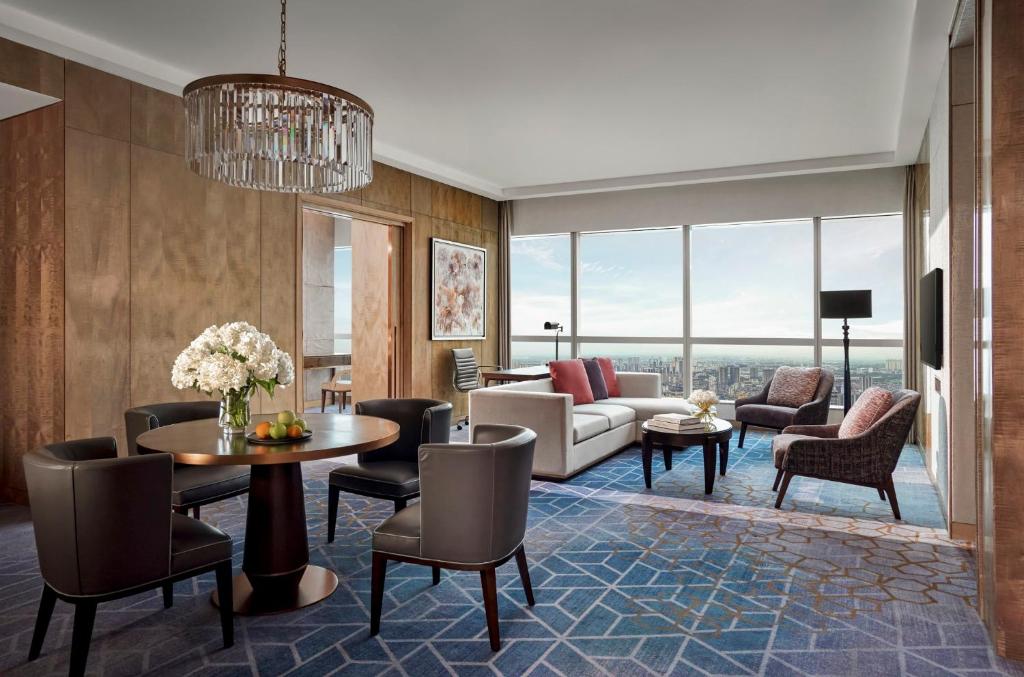 1. 인터컨티넨탈 하..