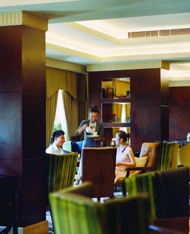 Еда и напитки