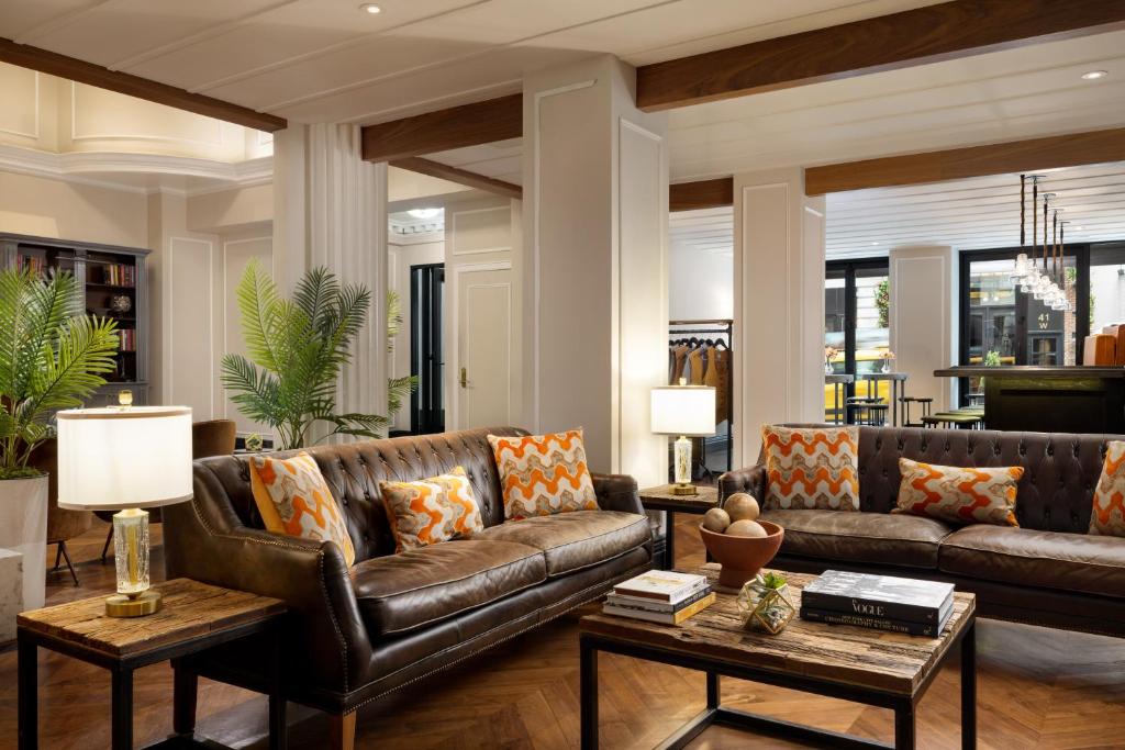 더 그레고리안 호텔 (The Gregorian Hotel)