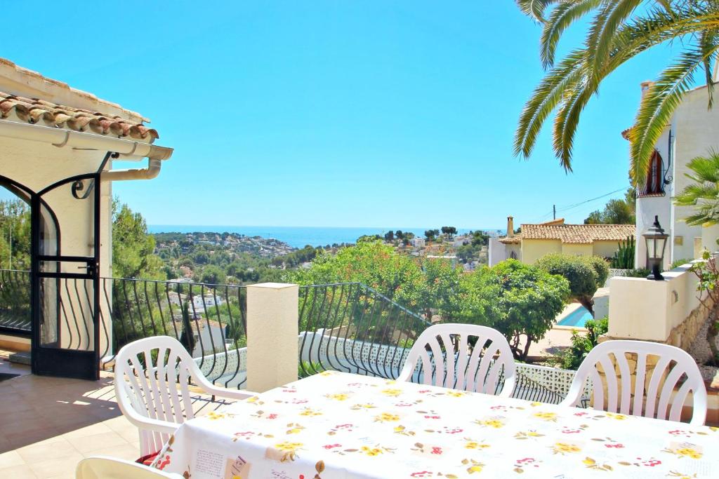 Linda - modern villa with splendid views in Benissa - 4