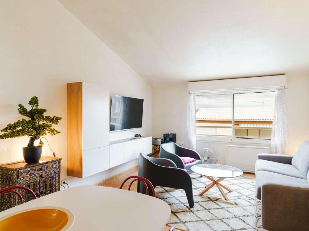 T2 Mezzanine Climatisé Rénové - Plage des Chalets, Gruissan - 6 Pers, Parking, WiFi Option - FR-1-409-174 - 1
