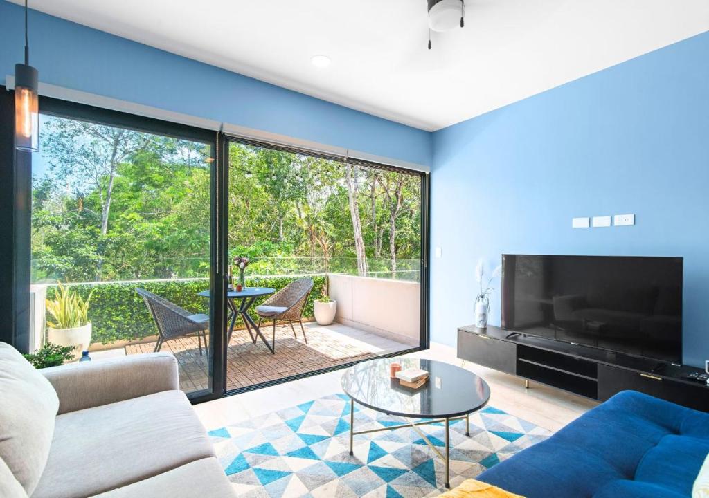 Modern chic 1 bedroom apt w/ rooftop infinity pool - 3