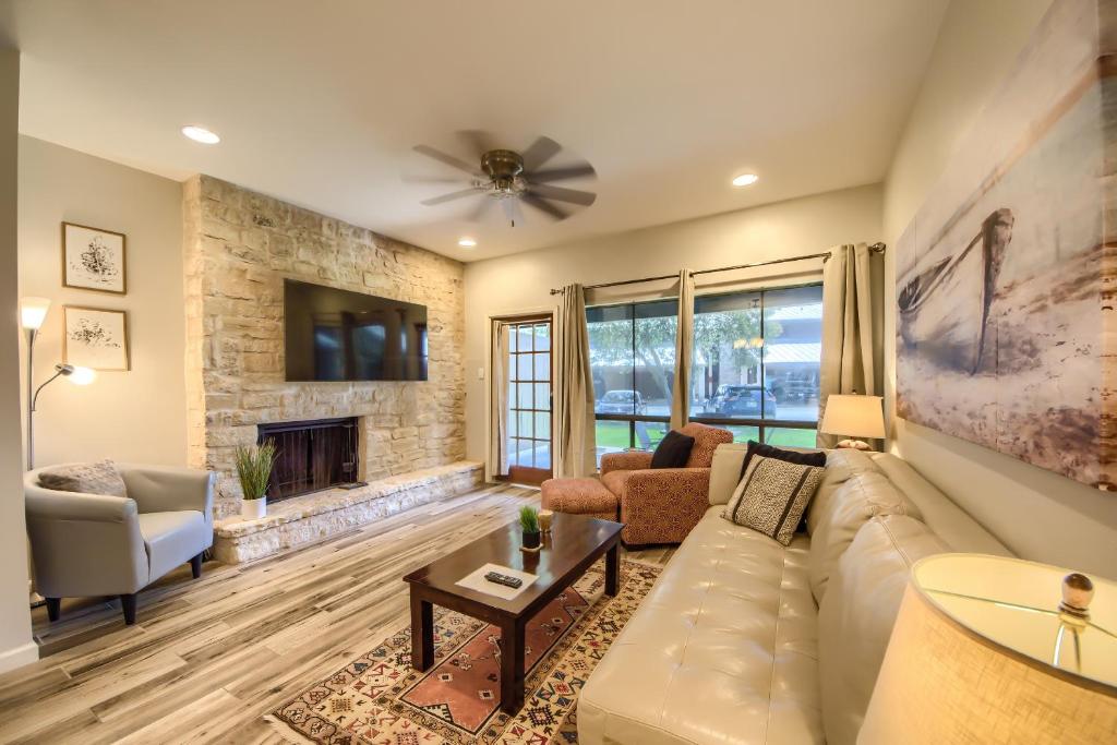 Condo de Comal CW C101, New Braunfels