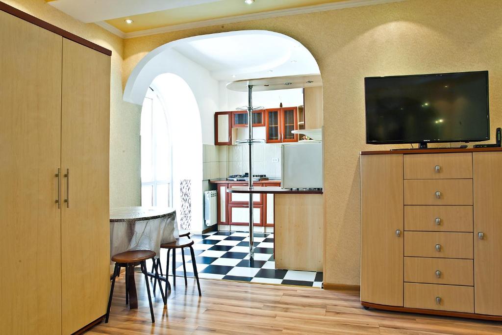 Studio Apartment with Balcony - Zheltoksan Street 78