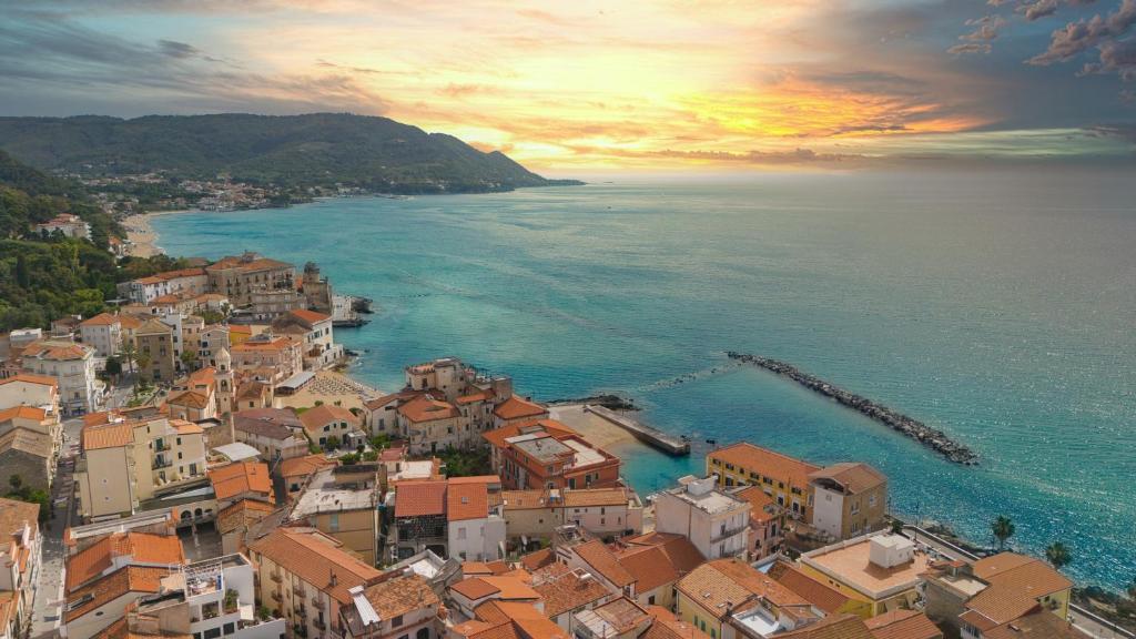 WAVES & WINES APARTMENTS CILENTO COAST Italy, Santa Maria di Castellabate