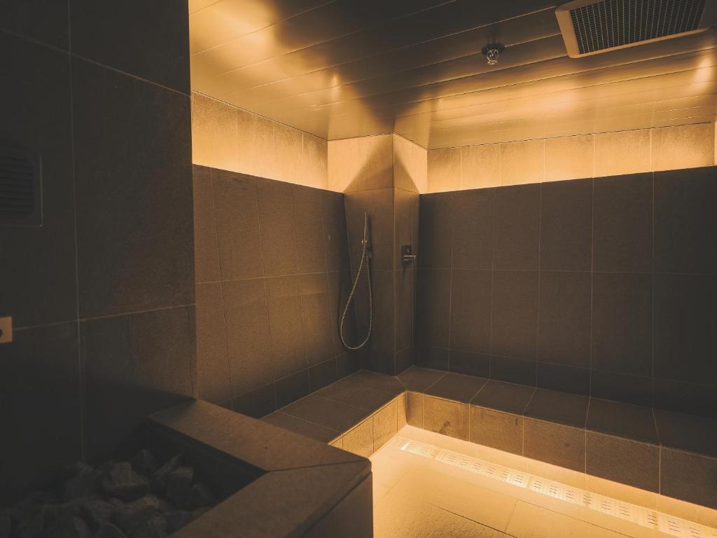 Steamroom
