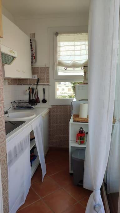 Studio avec terrasse face plage parking - 5