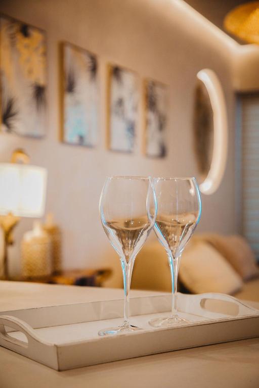 Q Coconuts Seaside Suites, Lemesos