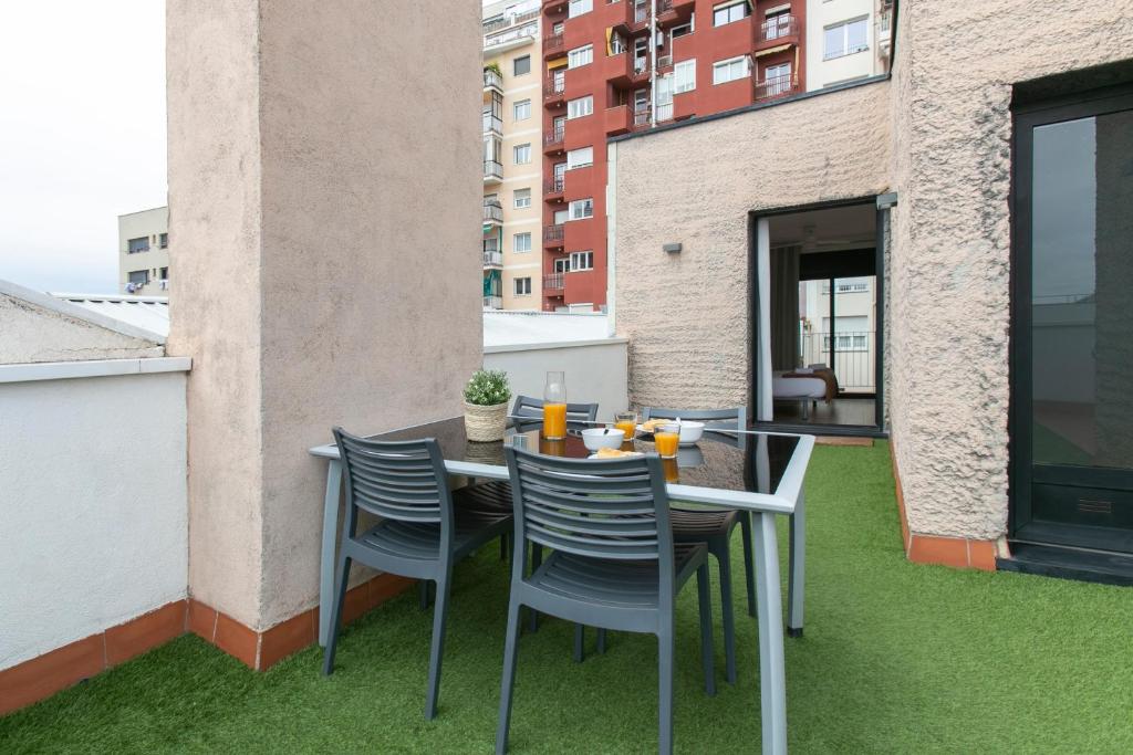 Chic and Modern Apartments in Gracia - 3