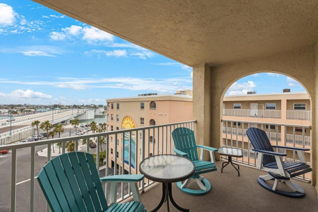 Beachfront Complex - 2b 2b - Beach Place #501, St Pete Beach