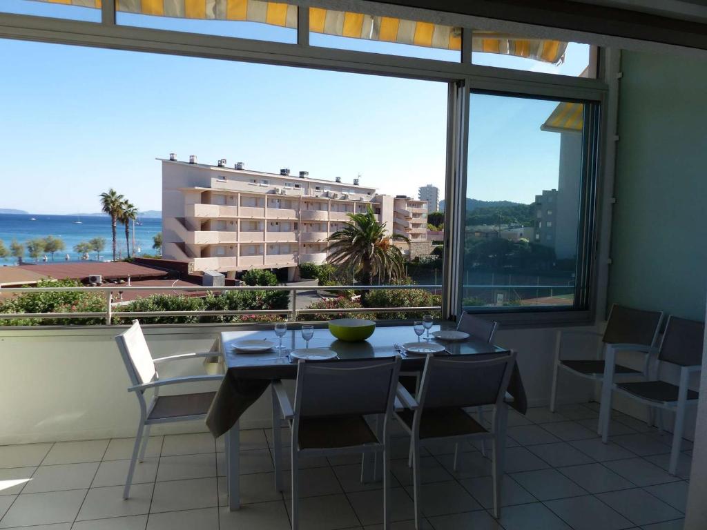 Appartement T2 au Lavandou avec Parking et Terrasse Vue Mer - FR-1-308-197 - 3